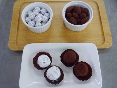 チョコレートの基礎、テンパリングを学ぶ！