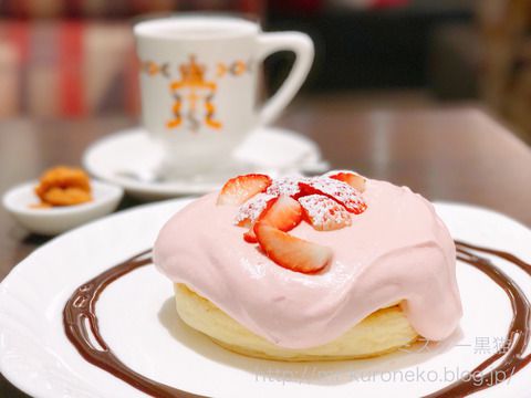 さかい珈琲 【多摩境】 季節限定 手作りパンケーキ 苺のパンケーキ