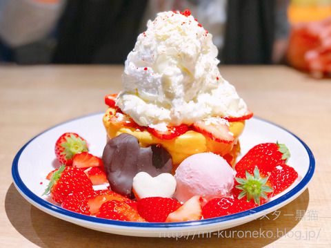 3 STARS PANCAKE スリースターズパンケーキ 【武蔵小杉】 期間限定！ 苺とホワイトチョコのフロマージュ スペシャルパンケーキ