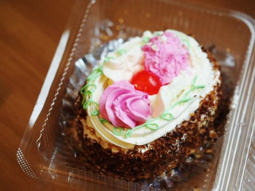 本土とは全く異なる沖縄「松原屋製菓」のショートケーキ！何から何まで違ってました