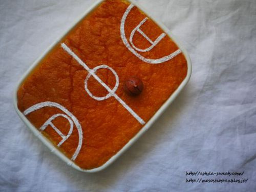 バスケットボールコートのケーキ。