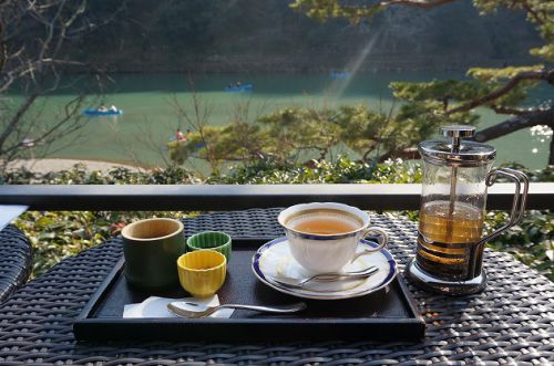 嵐山オススメカフェで美味しい抹茶スイーツを発見！翠嵐ラグジュアリーコレクションホテル京都「茶寮八翠」で翡翠もちを堪能！