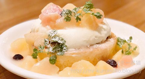accueil アクイーユ 【恵比寿】 桃のレアチーズパンケーキ / 牛ハラミのステーキ