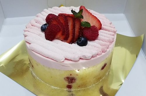 ★二十歳の姪っ子が初めて作ってくれたケーキ☆
