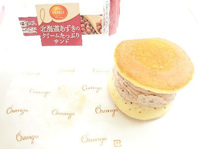 まさかの北海道あずきのクリームたっぷりサンド ケーキ＆@ORANGE(田口食品)