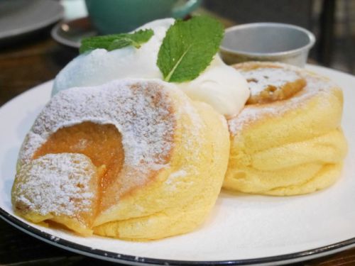 【香港】 WoZi Cafe 窩子 スフレパンケーキ バター＆黒糖