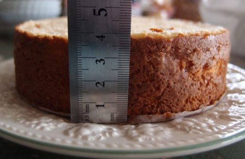 久々のショートケーキ。共立てのジェノワーズ（スポンジケーキ）が十分に膨らまない理由とは？