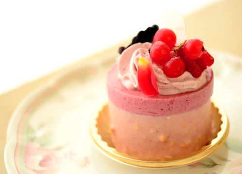 【ロタンティック】バラ香る気品あるケーキ♪オープランタン
