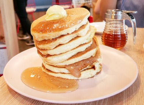 【シンガポール】 Pancake Cafe belle-ville パンケーキカフェベルヴィル ミルフィーユパンケーキ