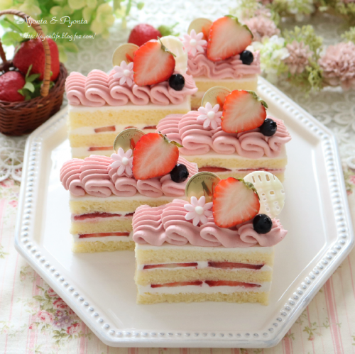 苺のミニショートケーキ