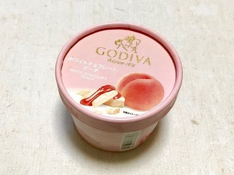 カップアイス ホワイトチョコレート ピーチ（ゴディバ）のレビュー！みずみずしさをまとったピーチの甘さがすごく心地いい絶品アイスクリーム♪