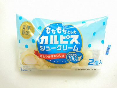 CALPIS(カルピス)®️ペコパフ(カルピスを使用したクリーム)＆もちもちとしたカルピスシュークリーム@山崎製パン(ヤマザキ)