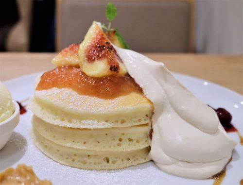 【三軒茶屋】パンケーキママカフェVoiVoi　無花果と黒糖生クリームのパンケーキ