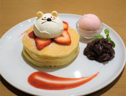 【三軒茶屋】 パンケーキママカフェVoiVoi　小豆と苺と塩生クリームのパンケーキ