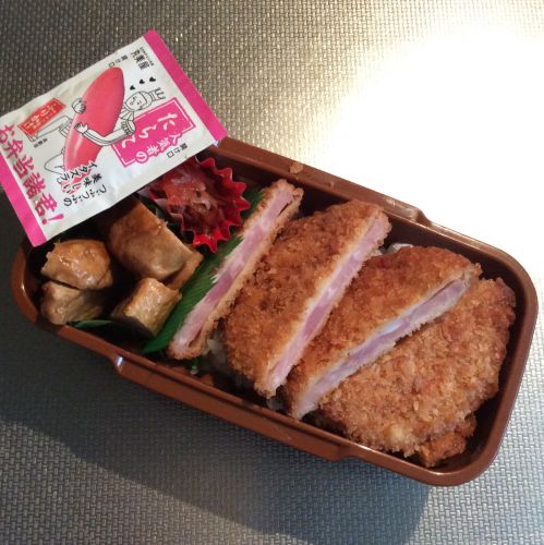 ハムカツ弁当と GODIVAダブルショコラプリン