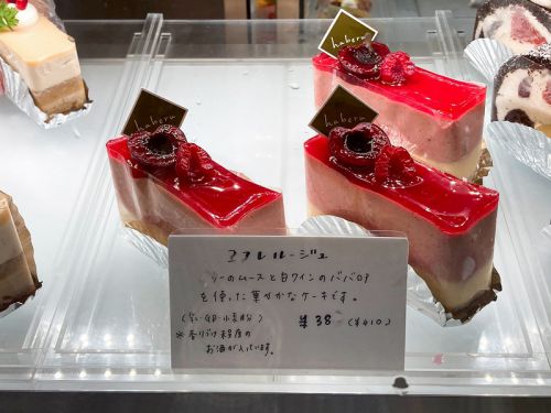越谷「ケーキと焼菓子の店 haberu」⑨季節のショートケーキ＆ロワイヤル