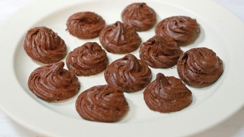 【簡単焼き菓子】材料3つで作る焼きチョコレートクッキー
