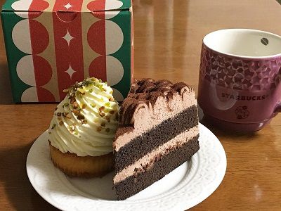 スタバのピスタチオクリームケーキとあんバターサンド♪