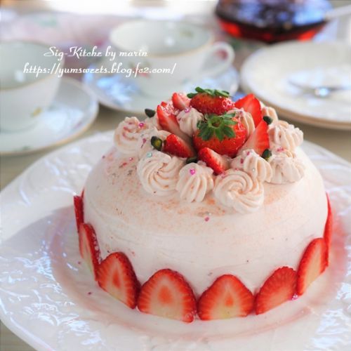 イチゴのドームケーキ試作品