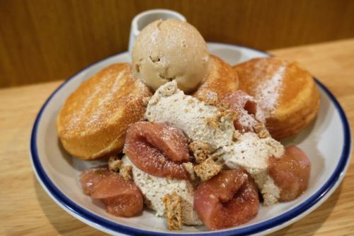 【東京 池袋】DIORAMA CAFE（ジオラマカフェ）　イチジクのコンポートとchaiクリームのパンケーキ